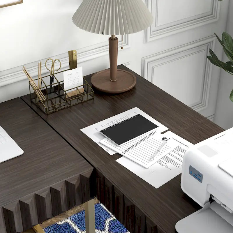 Bureau d'ordinateur en L style Glam Metal avec plateau relevable et ports USB